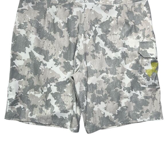 Under Armour Reblek Boardshorts Mens Size 40 HeatGear Loose Fit Camo Swim Trunks - Picture 8 of 12
